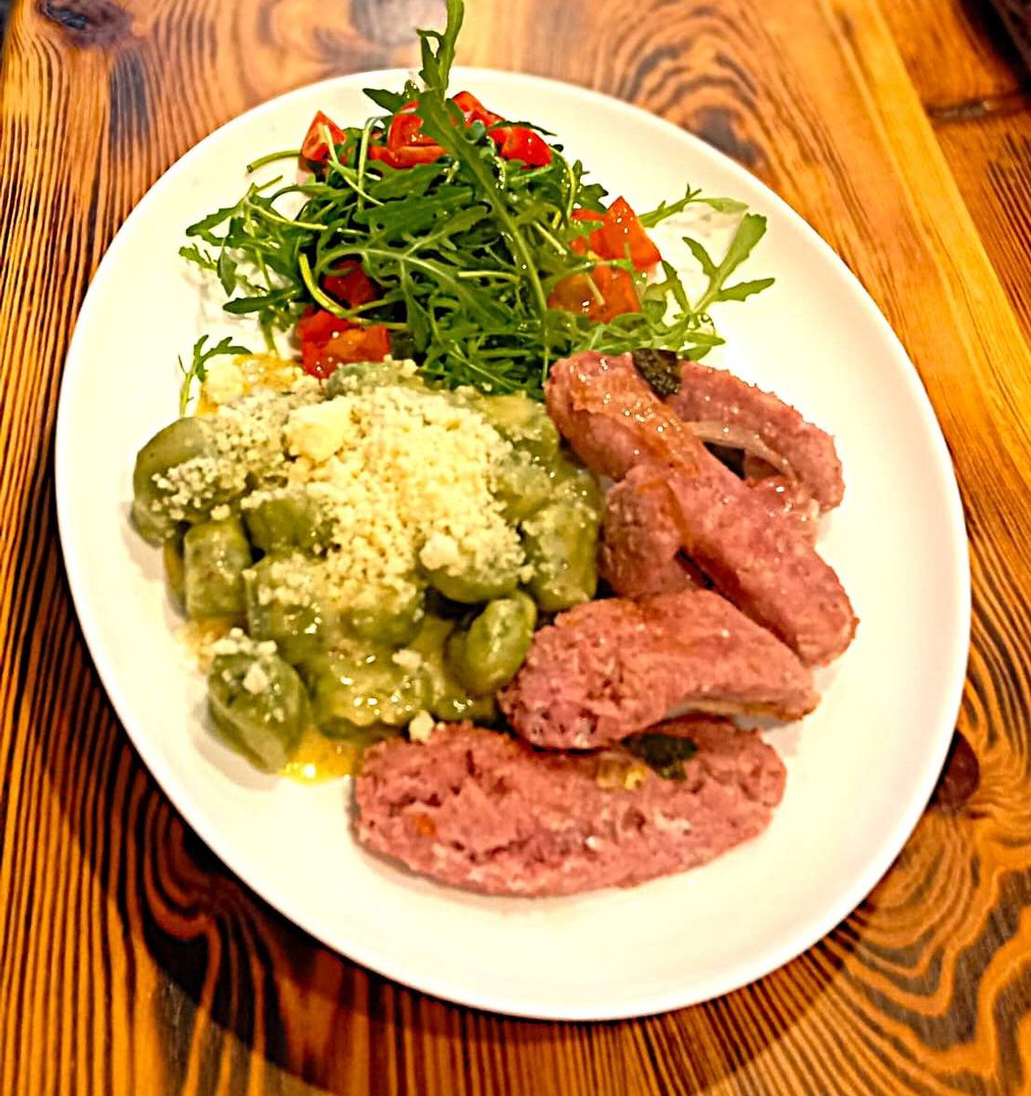 Platou cald cu Salsiccia Fripta 